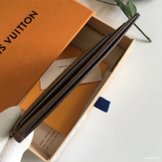 WIS HOLDER BANDOULIERE CARD 50DOUBLE LOUIS VUITTON 0106